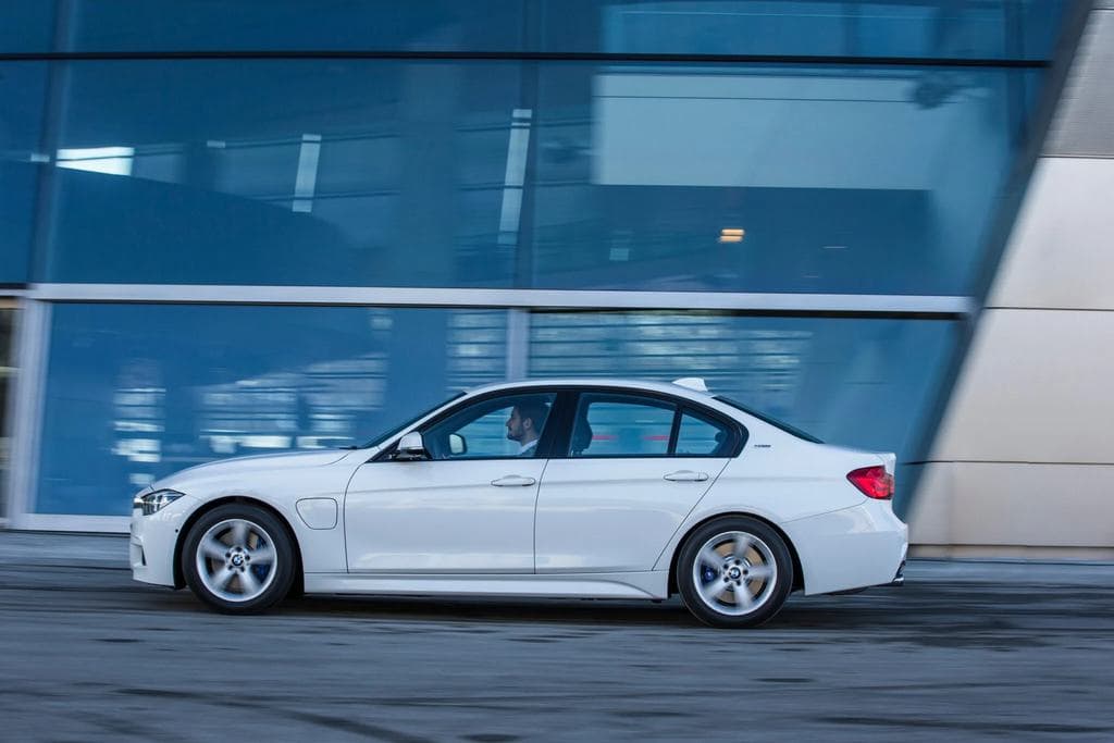 Harmincezer BMW-t hívnak vissza, hazai autók is érintettek lehetnek