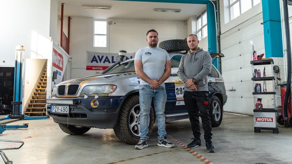 Tréleres X5-ből afrikai kalandjáró lett