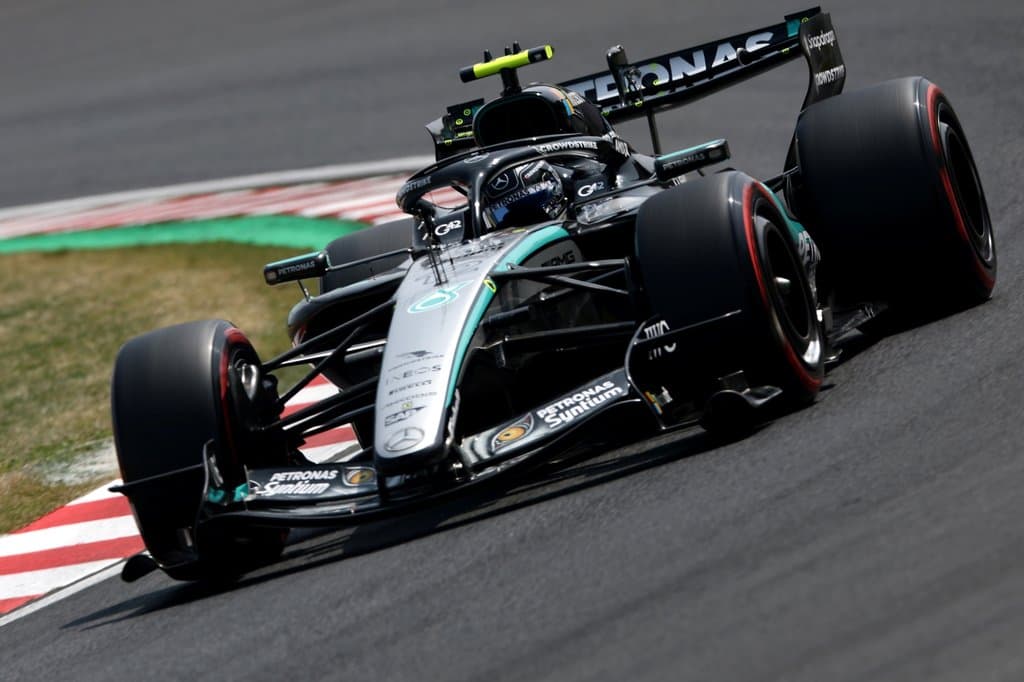 Odavágott az F1-es mezőnynek a Mercedes csodatinije, Verstappen elvérzett a szuzukai időmérőn