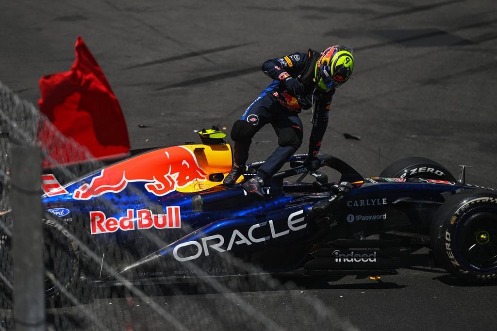 Tört a Red Bull, lángolt a Cadillac, hasított a Ferrari