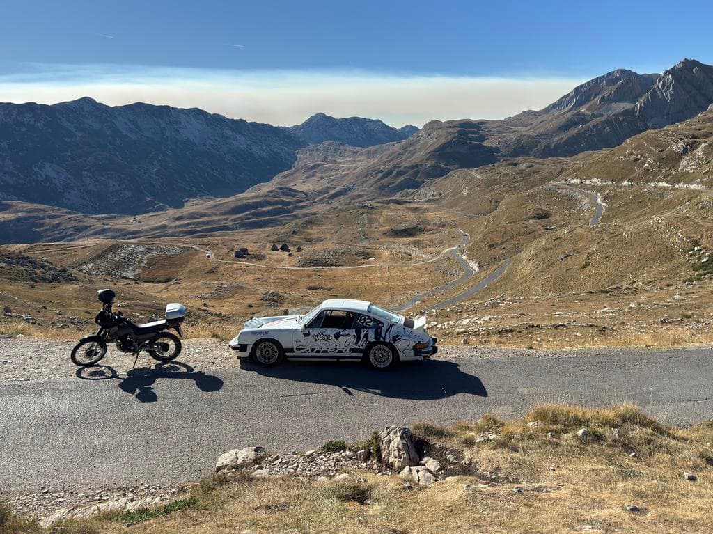 Porschék húzzák hasukat, Octavia kerget M3-at a Balkánon