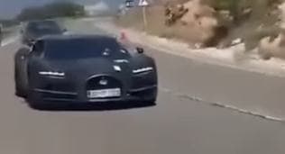 Biztosítók rémálma: Volkswagen Polo zúzott le egy Bugatti Tourbillont
