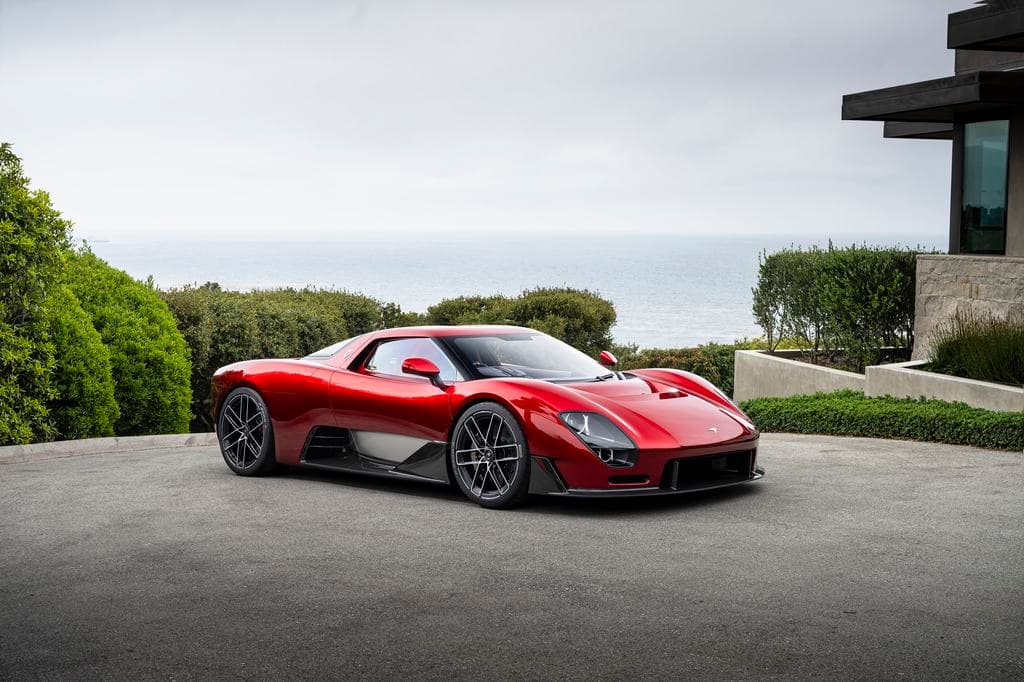 34 év után kézi váltóval érkezett a McLaren csúcsmodellje