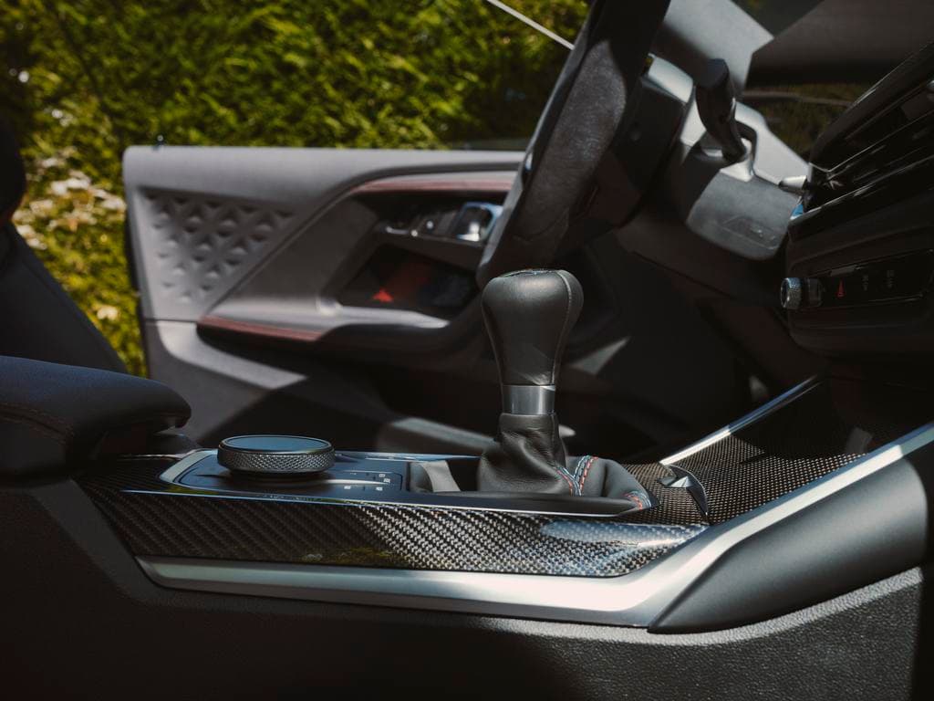 A kézi váltó halott? A BMW M2-esnél biztosan nem!