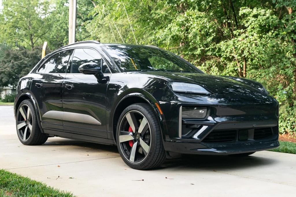 Két új Duster árát vesztette el ez az új Porsche 3 hónap és 3400 kilométer után