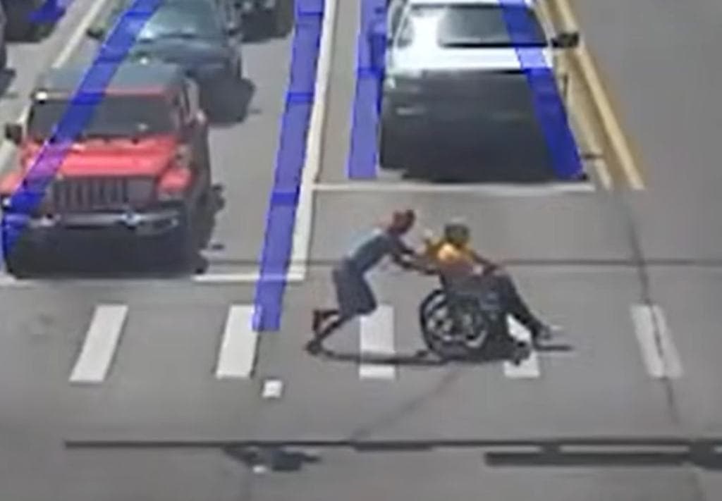 Pókember sietett egy mozgássérült segítségére