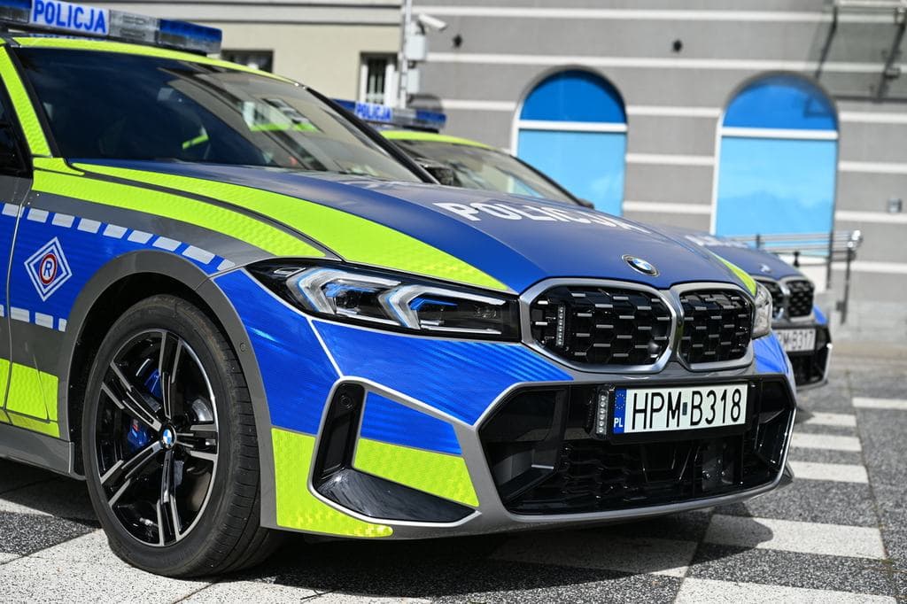 Veszedelmes, 400 lóerős BMW-k állnak pandúrnak
