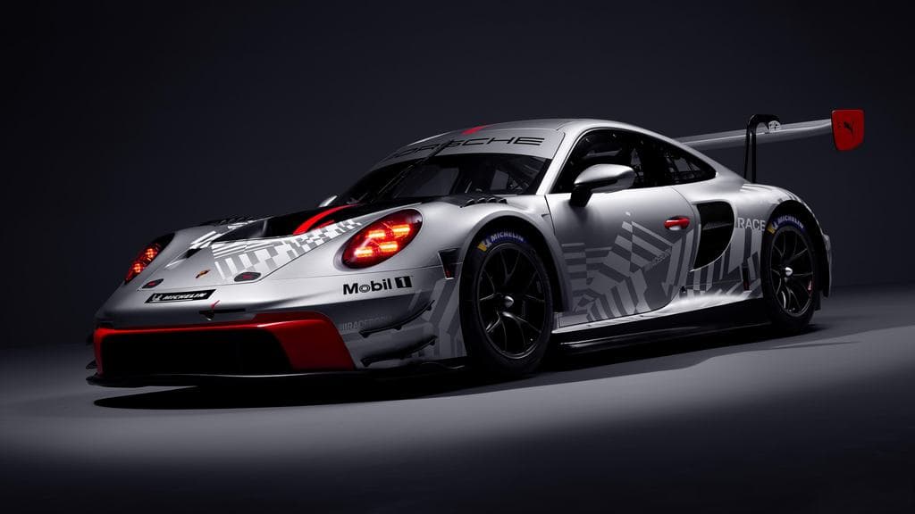 86 millióért vadiúj, gyári Porsche 911 versenyautót vehetsz
