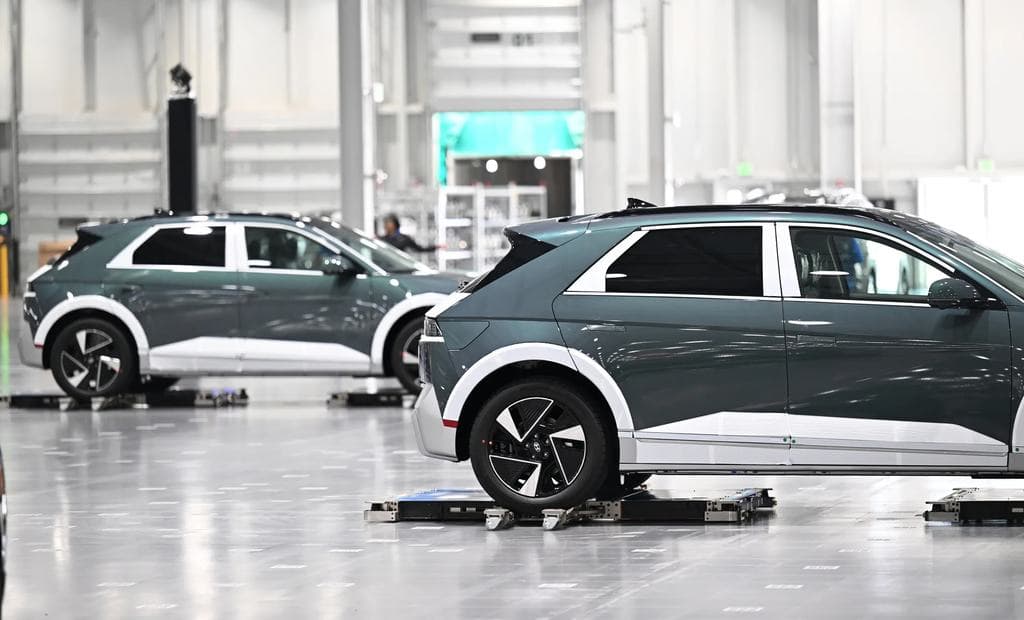 Így parkolnak helyettünk a robotpalacsinták