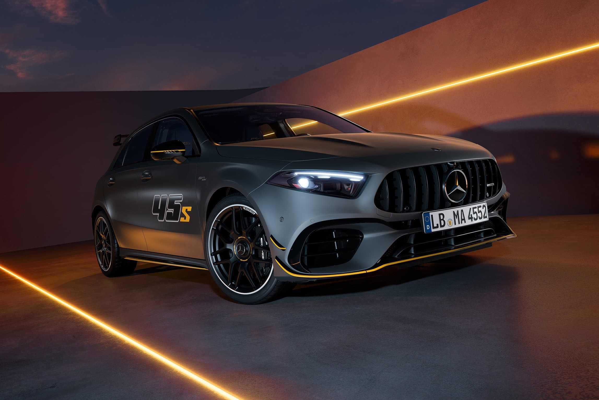 Különkiadással búcsúzik a legkisebb sportos Mercedes