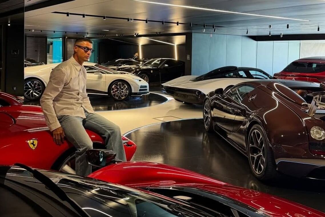 Ronaldo megmutatta milliárdos játékszereit