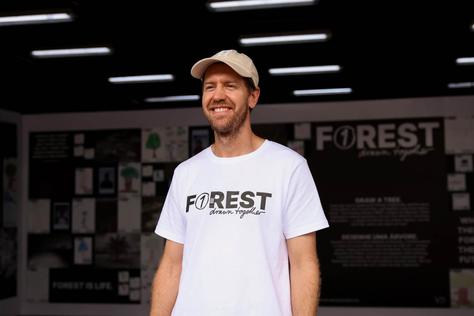 Meglepetés: Monzában Vettel visszatér a pályára