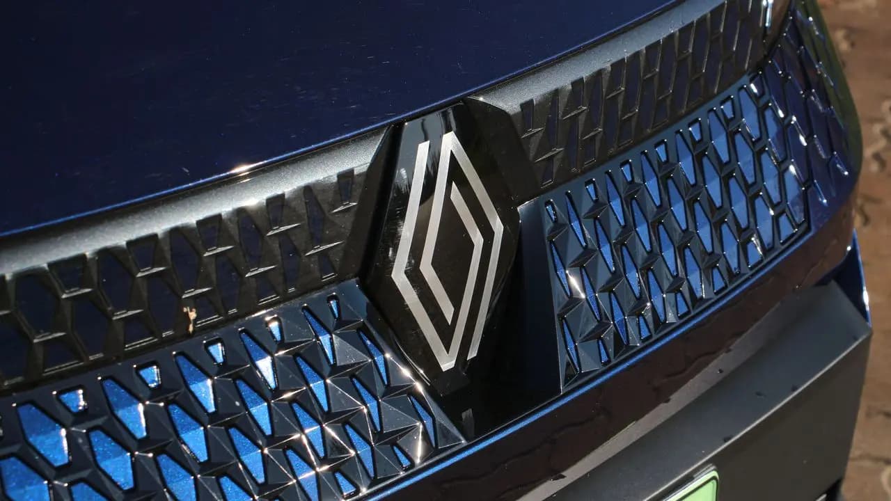 Hiába drágább, továbbra is kitart a fizikai gombok mellett a Renault!