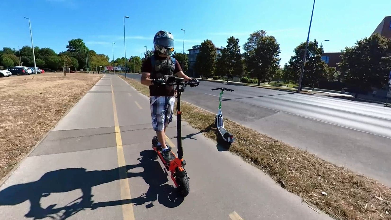 Több baleset, kevesebb biztosítás: egyre aggasztóbb a rollerhelyzet Magyarországon