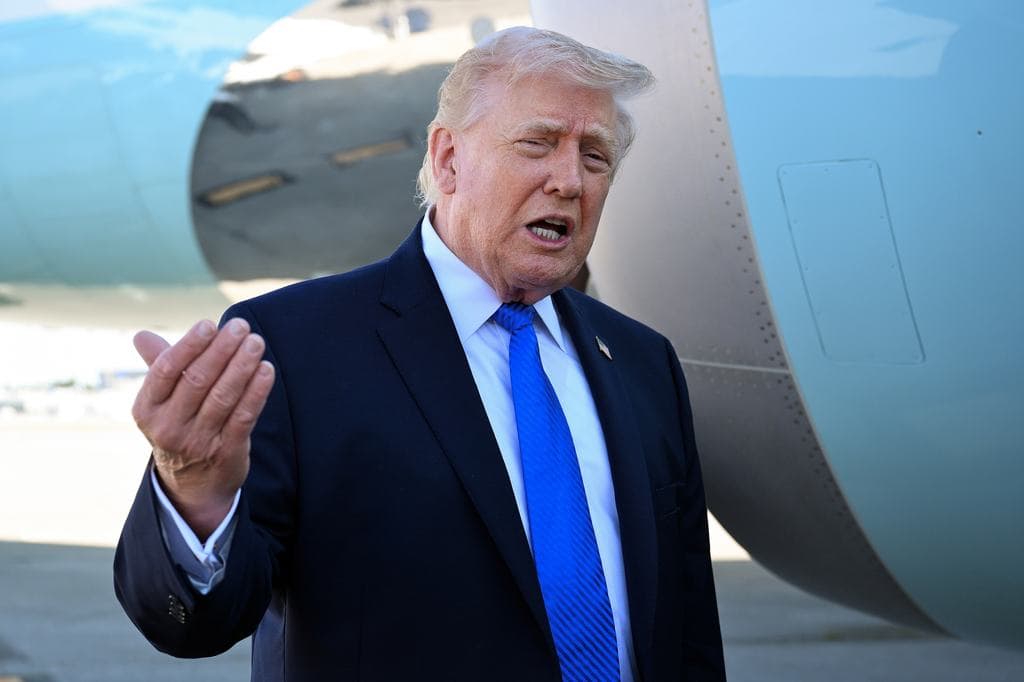 Bekebelezés: Trump magának akarja a Hormuzi-szorost