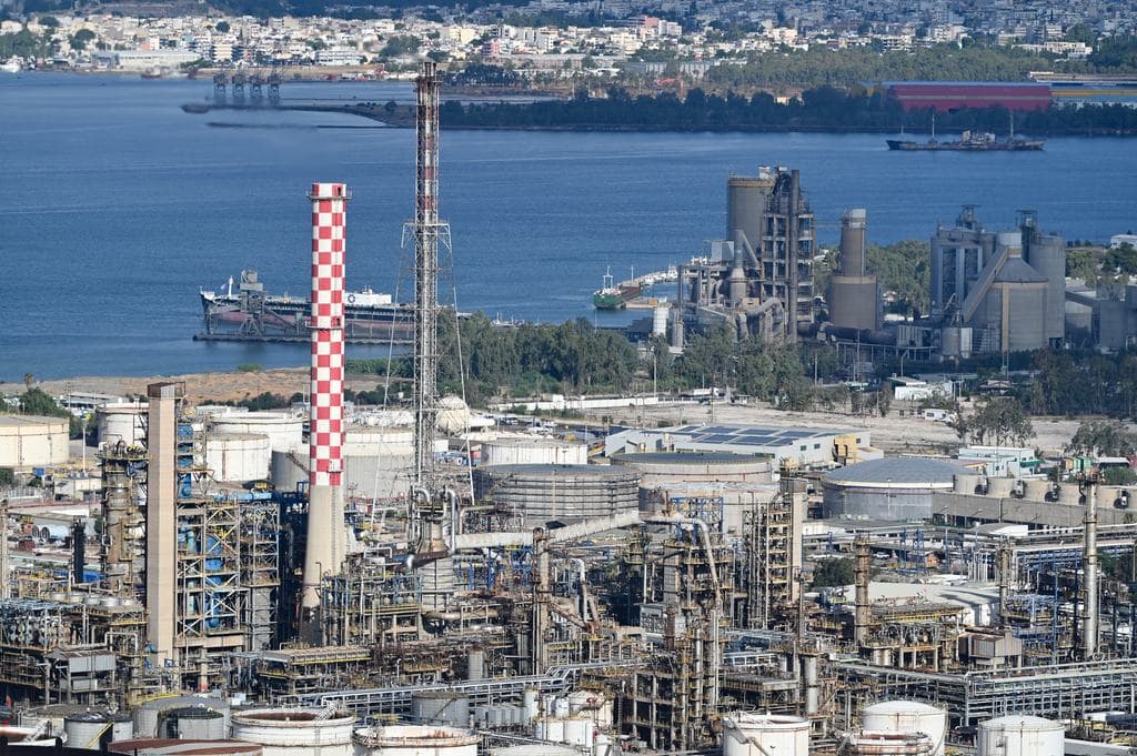 Fellélegeztek a piacok, esett a kőolaj ára a közel-keleti feszültség enyhülésének hírére