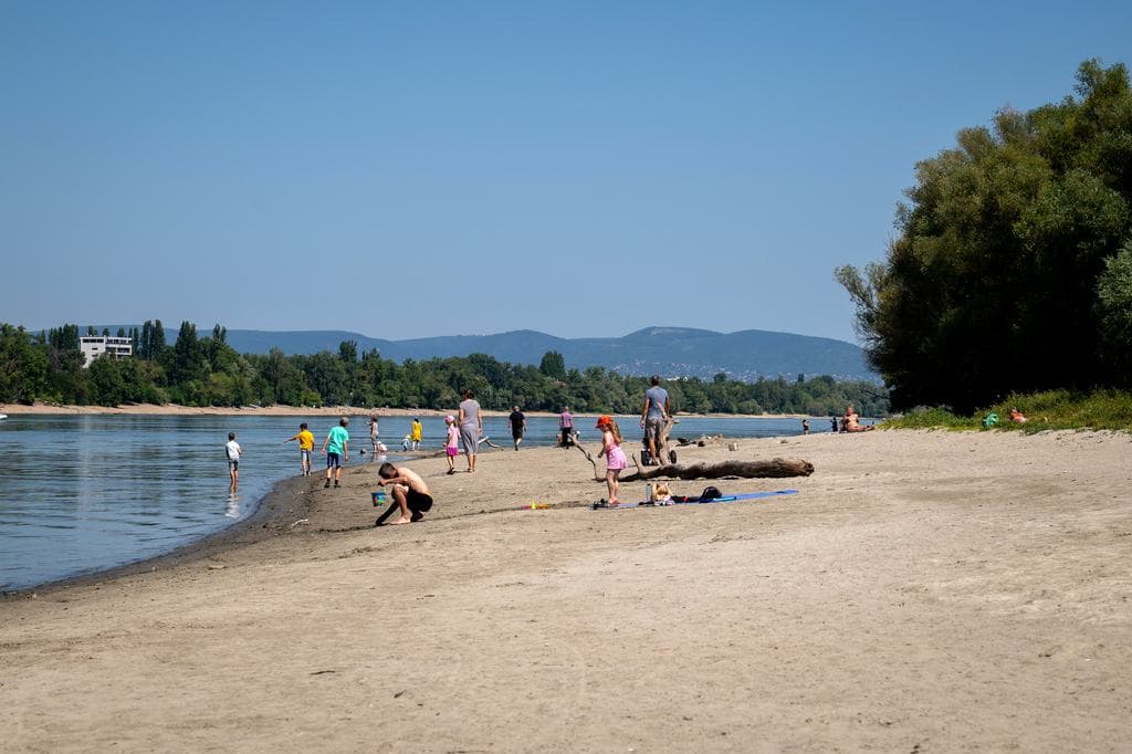 Kezdődik a brutális hőhullám, életbe lépett a harmadfokú hőségriasztás