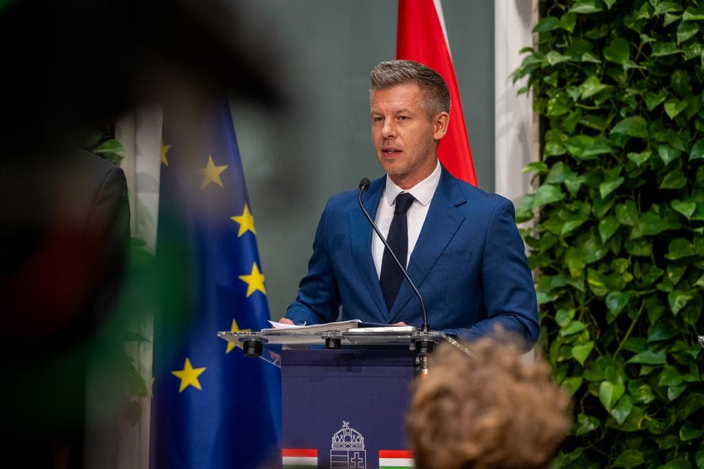 Magyar Péter üzent: ne töröljék el a rászoruló gyermekek ösztöndíját