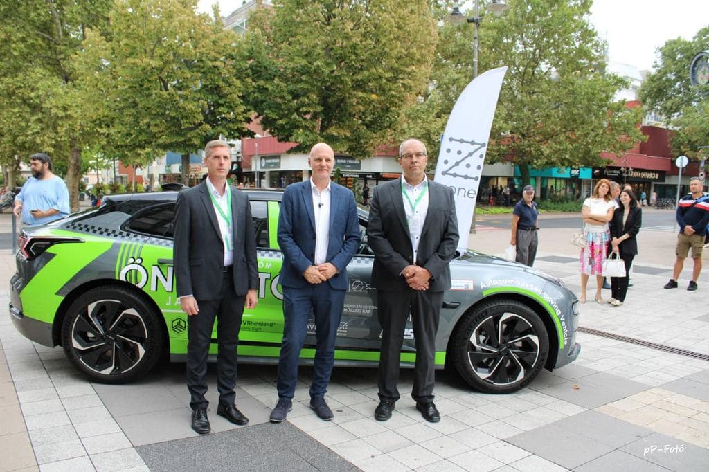 Nincs több sofőr? Jövőre indulhatnak a magyar robotaxik