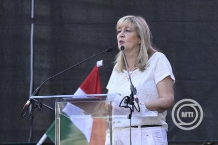 Schmidt Mária: akik be akarják zárni a Terror Házát, a tettesekkel vállalnak közösséget