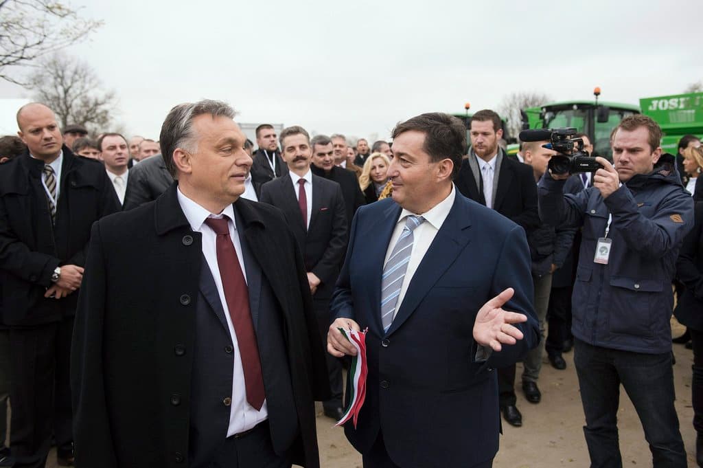 Hűtlen kezelés miatt nyomoznak Orbán és Mészáros Lőrinc háza táján