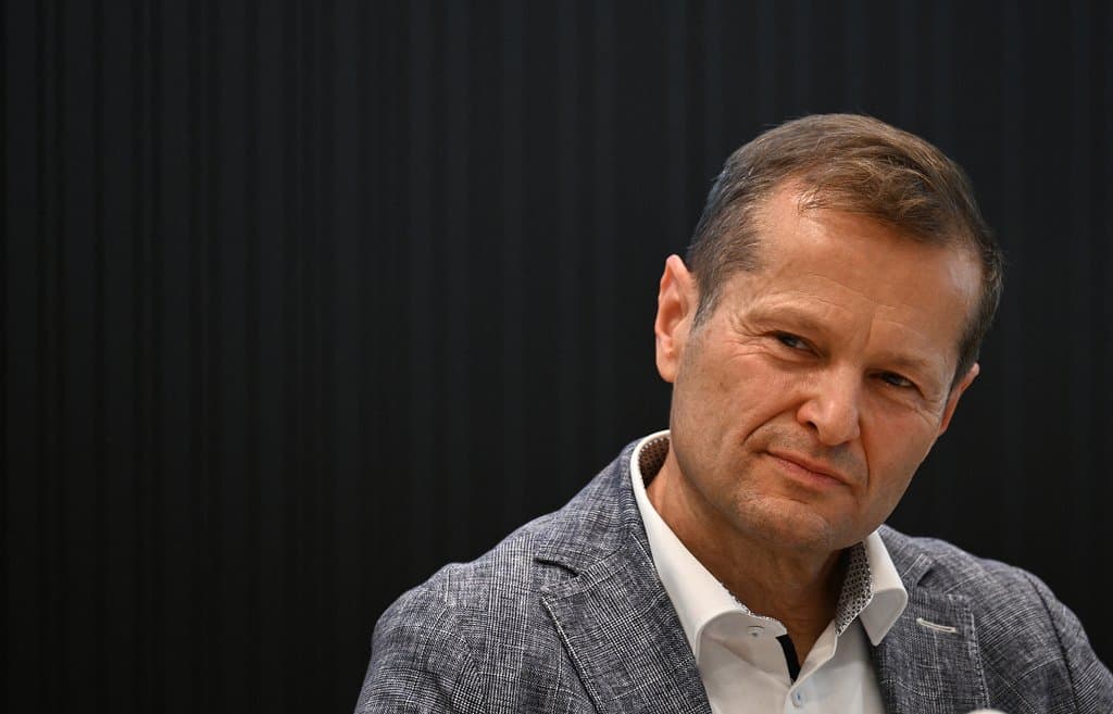 Súlyos döntést hozott Krauszt Ferenc, lemondott a Nobel-díjas tudós