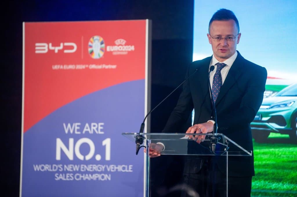 Nem nyomoz a rendőrség Szijjártó Péter BYD-s állása miatt, nincs gyanú a bűncselekményre