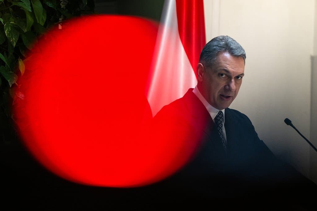 Készül valamire a Fidesz: felbukkant Lázár János