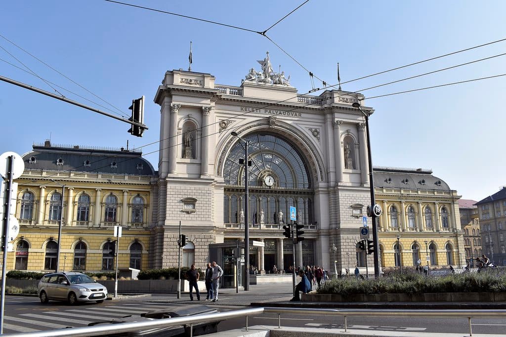 Mi a melegebb nyáron: a Baross tér vagy egy gőzölős vasaló? Ijesztő hőtérképet tettek közzé a fővárosról