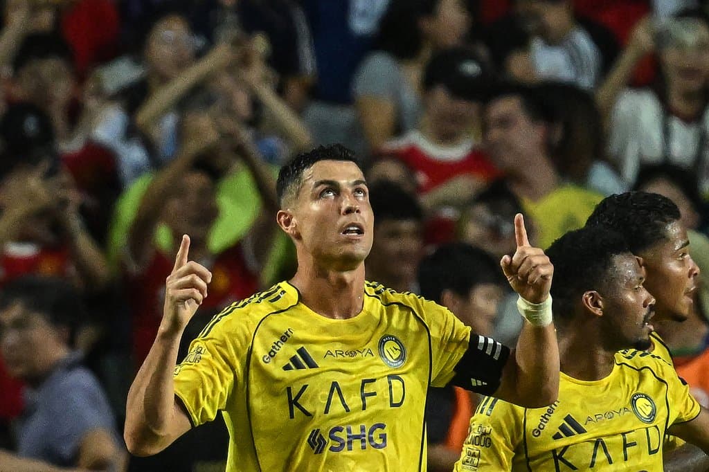 Új lehetőség gurult Ronaldo elé, irányváltás jön a karrierjében