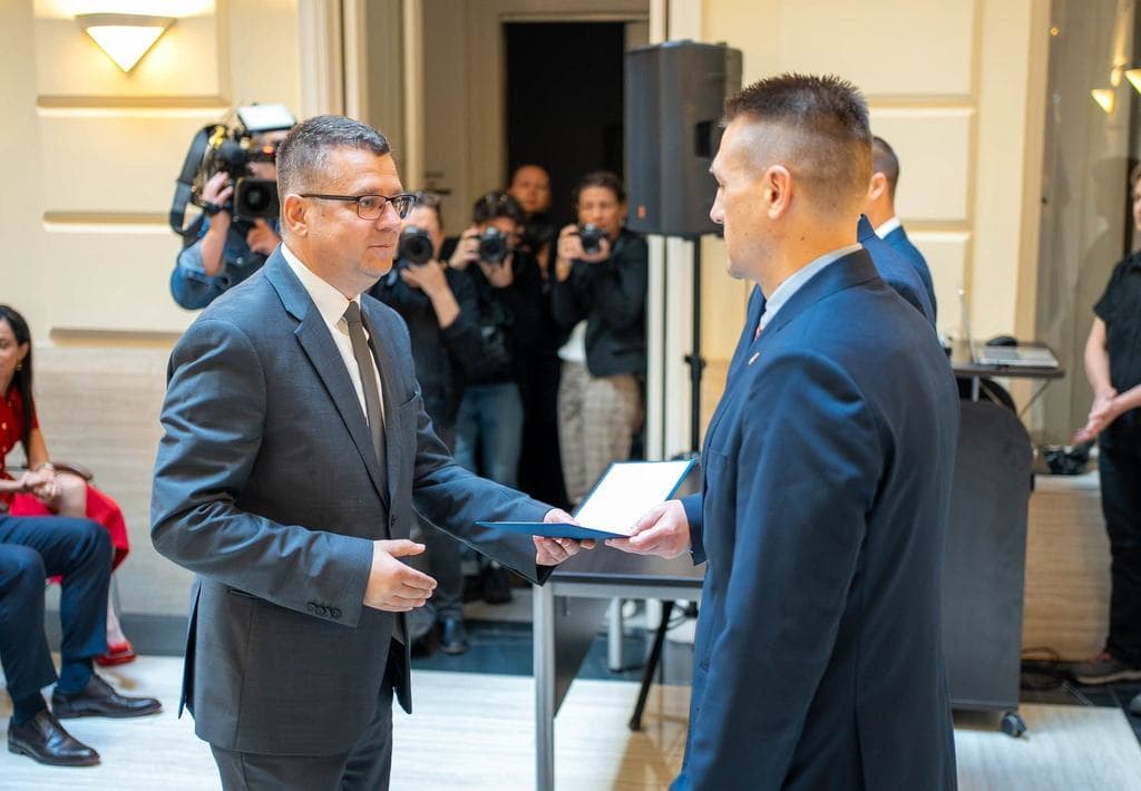 Korrupció a Volánbusznál: Orbán Viktor minisztere rács mögött, míg a gazdasági igazgató a NAV felső vezetésében
