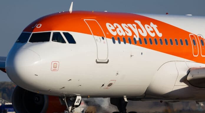 Augusztus 7-ig dönthetnek az Easyjet felvásárlásáról az érdeklődő befektetők
