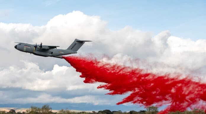 Airbus A400M katonai szállítógépet vetettek be a francia erdőtüzek oltására