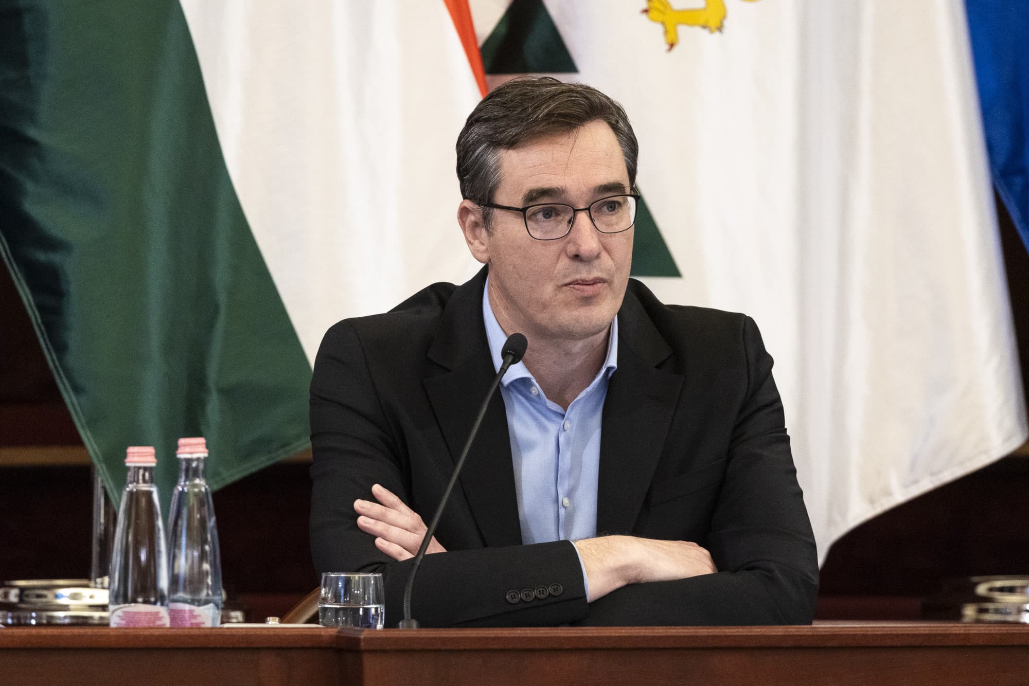 „Van képük azt a szót kiejteni, hogy hatástanulmány? Röhej!” – maratoni ülésen feszültek egymásnak a képviselők a Fővárosi Közgyűlésben