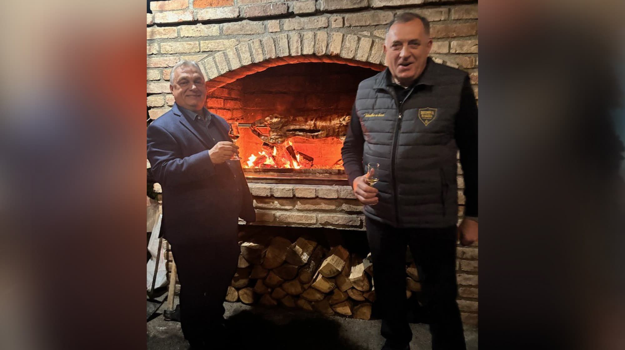 Orbán Viktor épp a Boszniai Szerb Köztársaság elítélt elnökével rakijázik