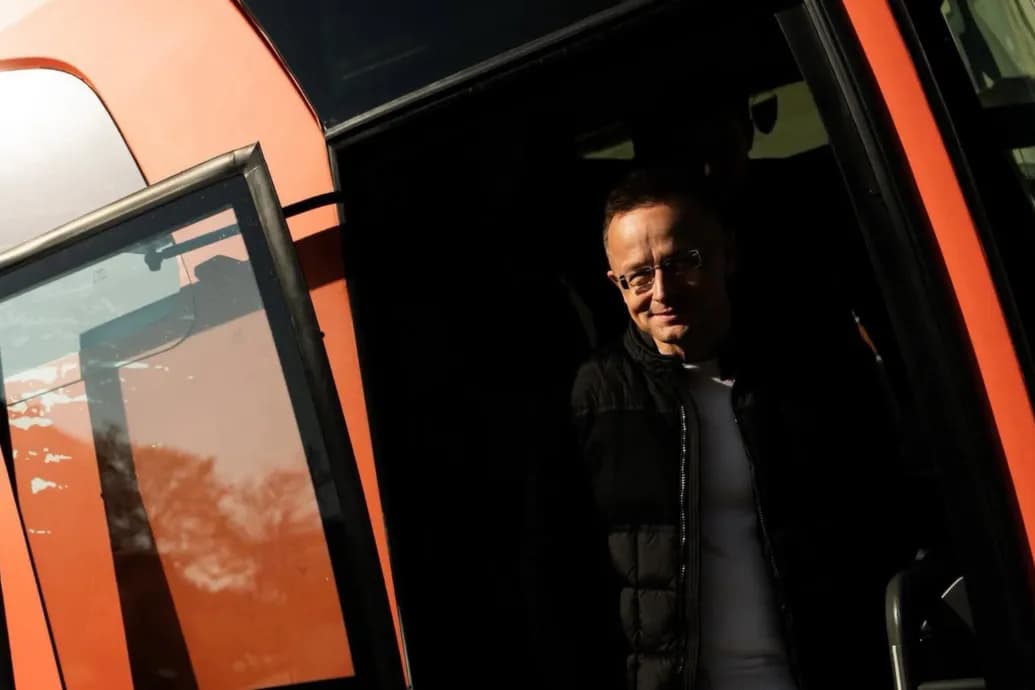 Szijjártó Péter felhívta Szeged polgármesterét, hogy BYD-ügyben ahol tud, segít