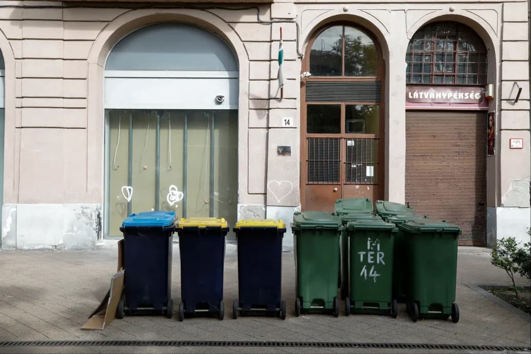 Hetekig rohadt a szemét a XXII. kerületi kukákban, mert túl sok kukás hiányzik a Mohutól