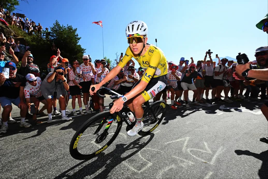 Tadej Pogačar ötödször nyerte meg a Tour de France-ot, és ezzel rekordot állított be