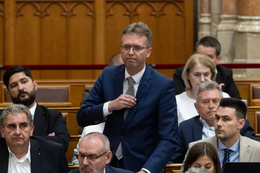 A Bács-Kiskun megyei ügyészség megerősítette, hogy a Fidesz-frakciónál foglaltak le szervereket