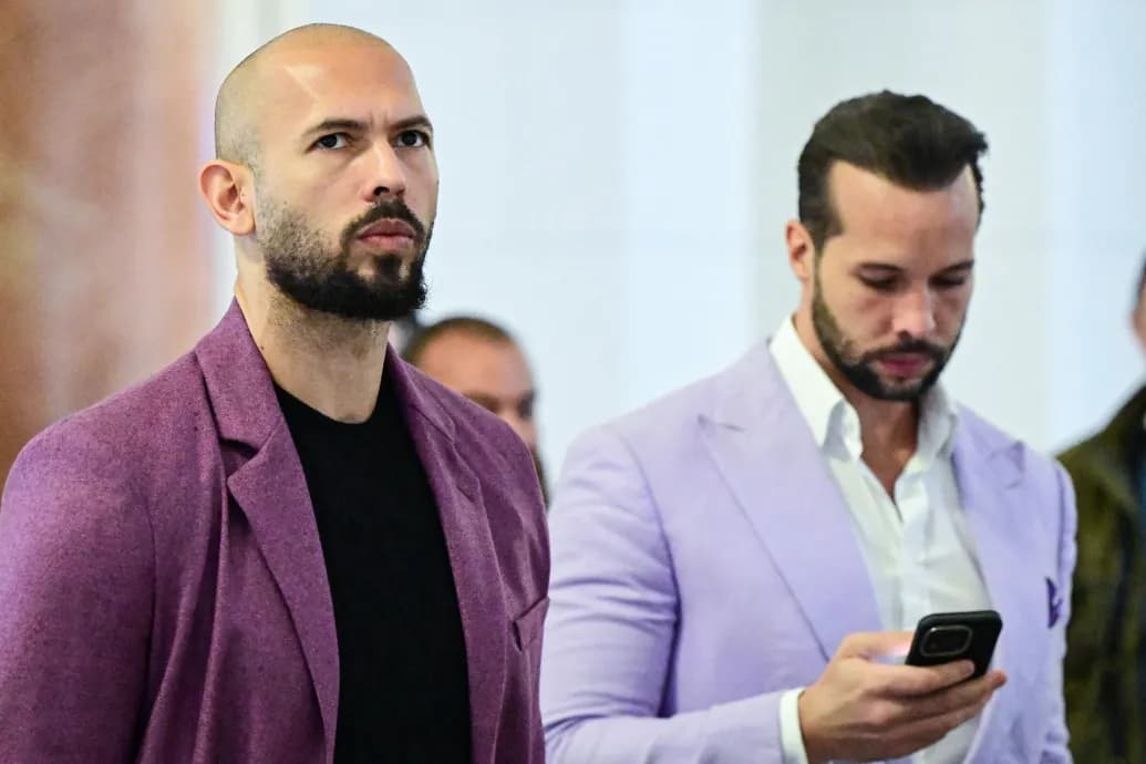 A Tate fivérek még két hétig biztosan börtönben maradnak