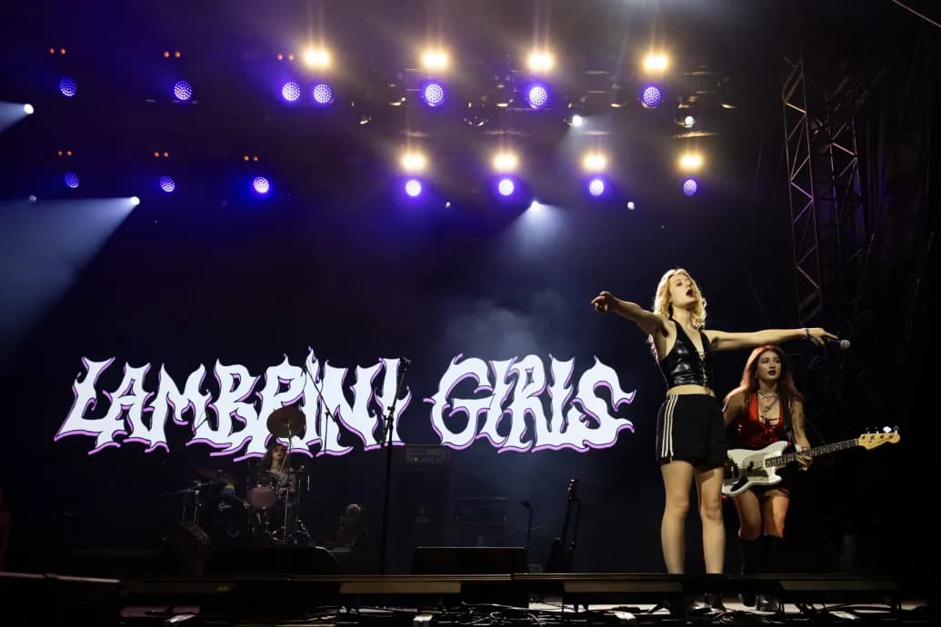 Beintés a Fidesznek, kiállás a transzjogokért és végtelen mosh pit – Iggy Pop egyik kedvenc zenekara a Szigeten sem finomkodott