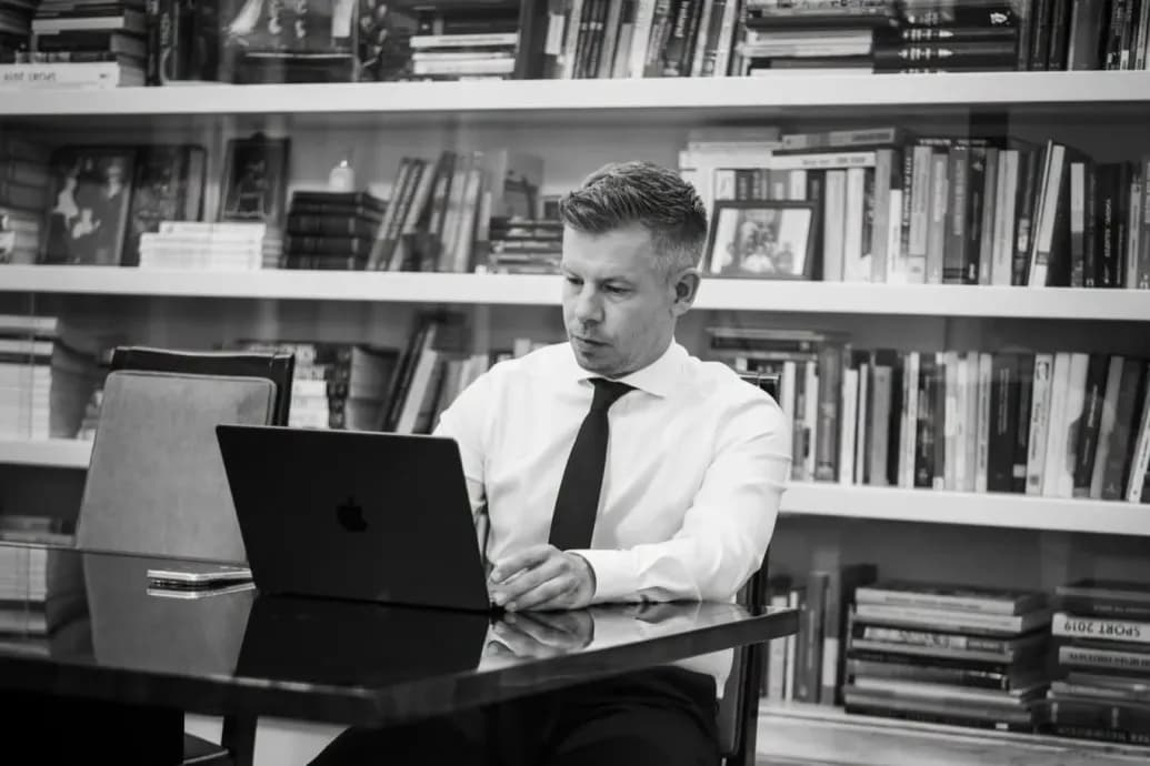 Magyar Péter a Fidesznek: Nem fogom eltűrni, hogy bármelyik bűnöző még egyszer a kiskorú gyermekeimet a szájára vegye