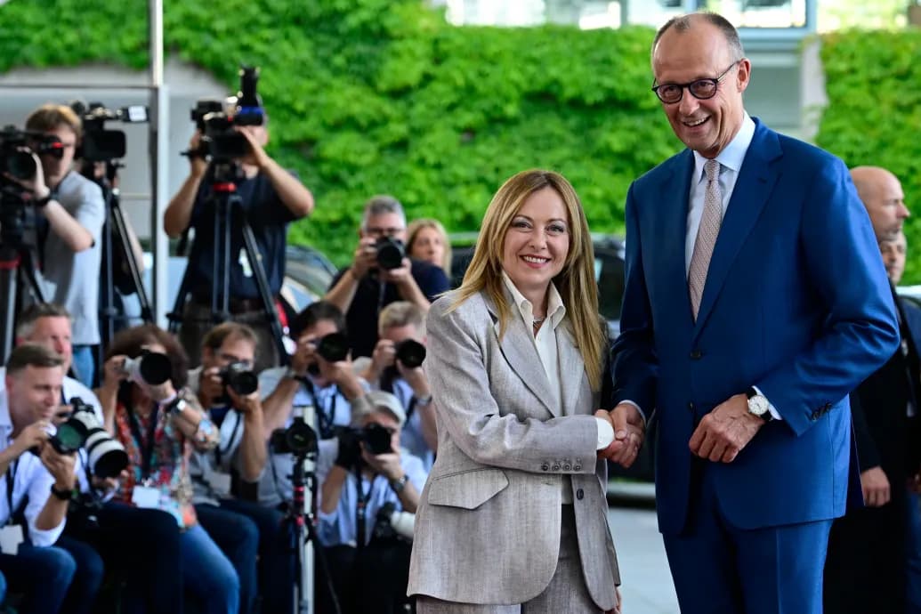 Az EU-s bürokráciára panaszkodik Giorgia Meloni és Friedrich Merz az Európai Tanácsnak
