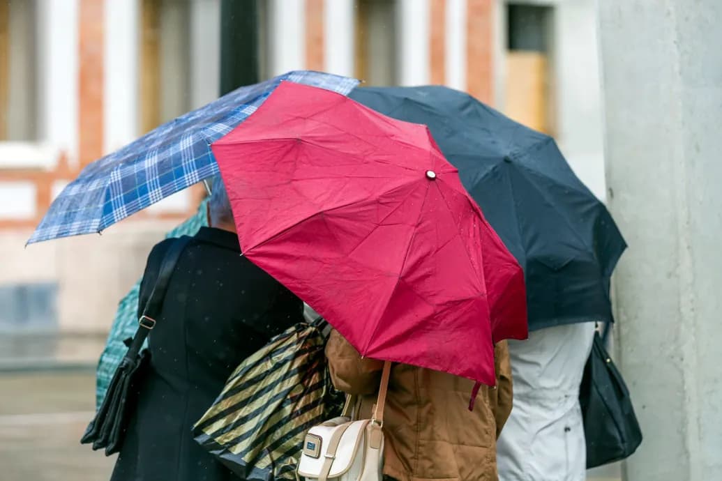 Szerda délután megérkezik az eső, csütörtökön se hagyja otthon az esernyőt