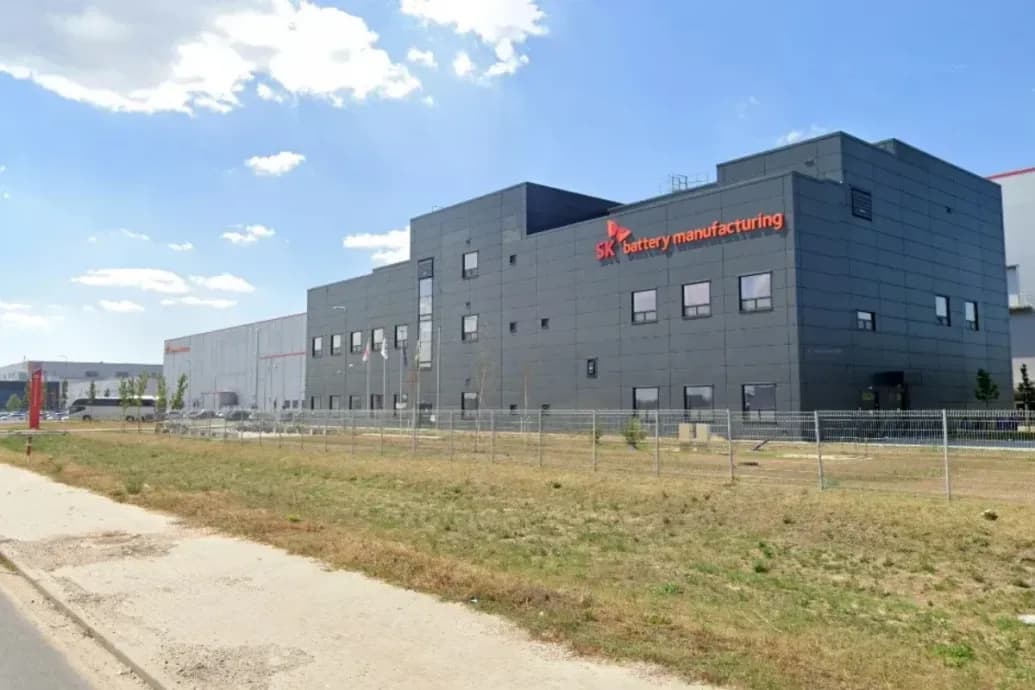 Iváncsa után a komáromi akkugyárból is elbocsátottak dolgozókat