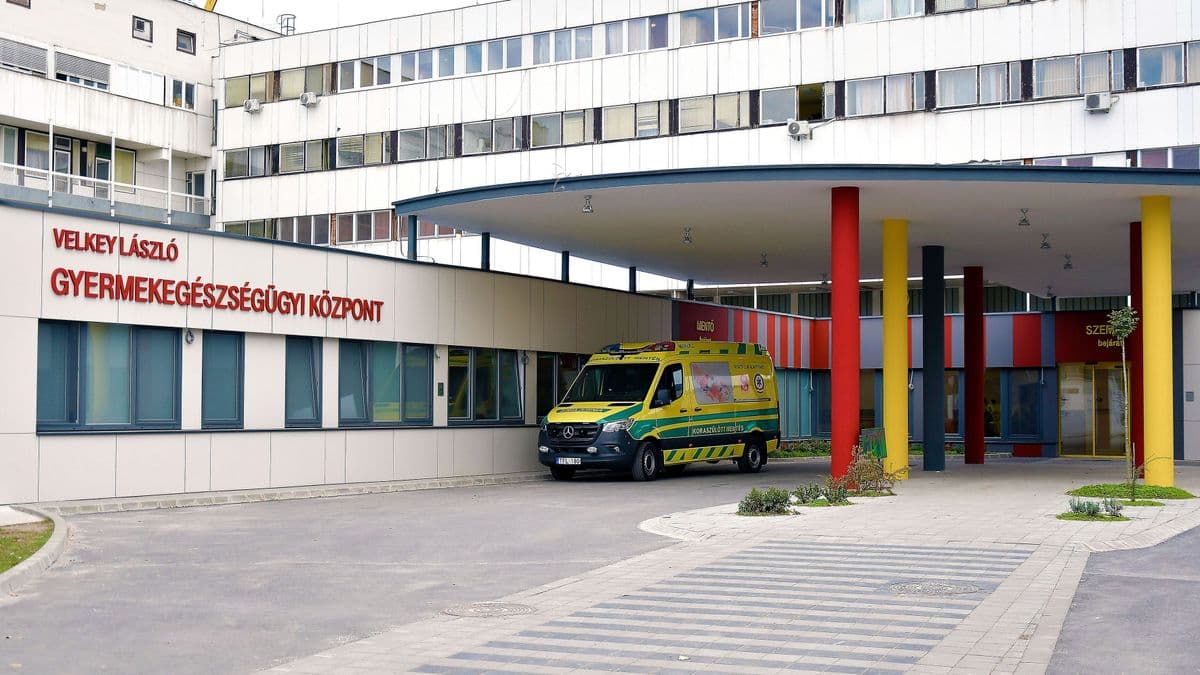 Tragédia: átszúrhatták egy 18 éves lány szívét műtét közben a miskolci kórházban
