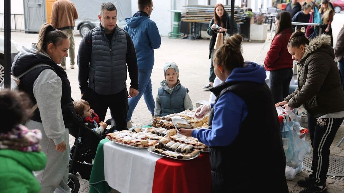 Rétesek, tökök és vásári forgatag – megtelt élettel Miskolc belvárosa - képekkel
