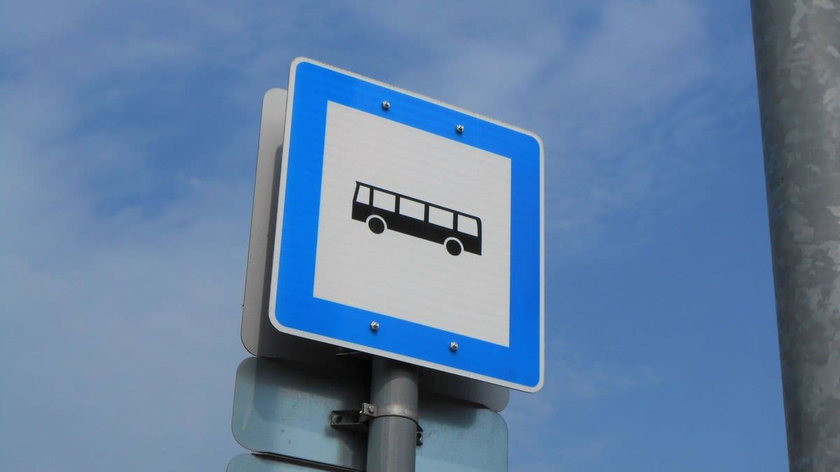 Változás jön a 9-es trolin: ideiglenesen arrébb költözik egy fontos megálló
