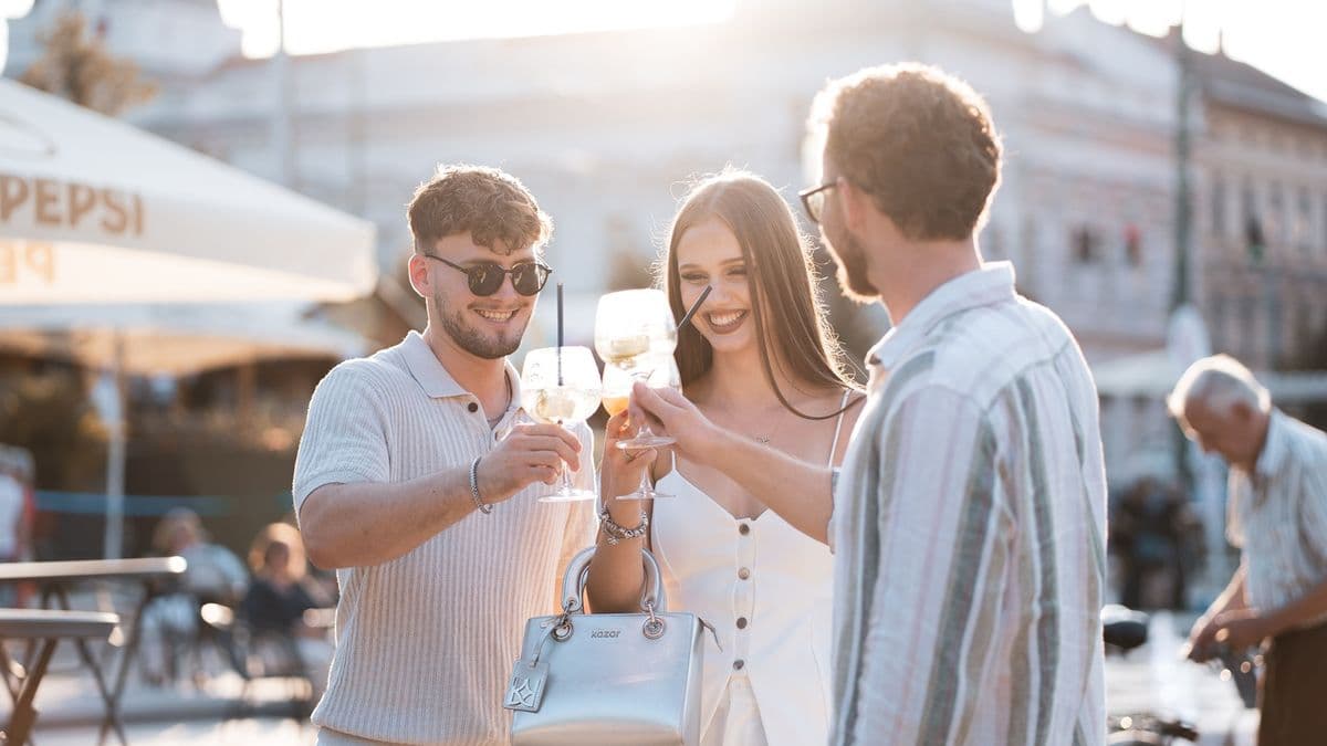 Négy nap ízekkel, zenével és különleges élményekkel – minden eddiginél színesebb programmal érkezik a IV. Szegedi Gin & Rum Gasztro Fesztivál