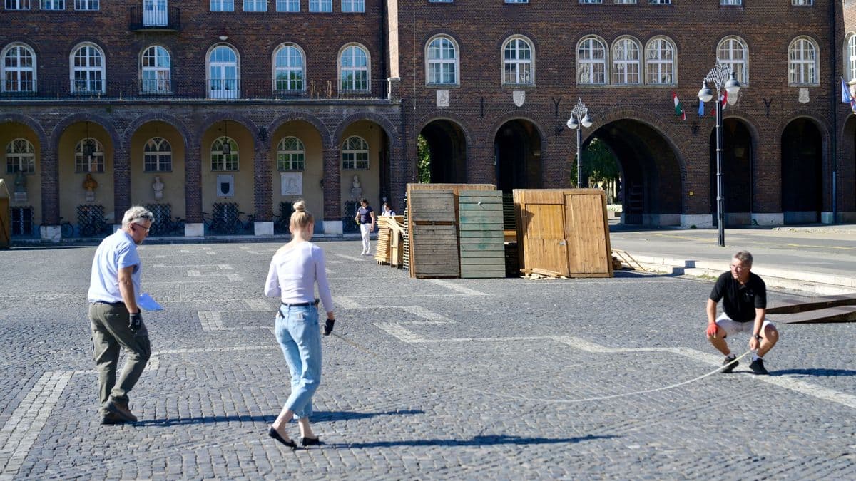 Már épül a borváros Szeged szívében, készülnek a 125 borászat fogadására + fotók